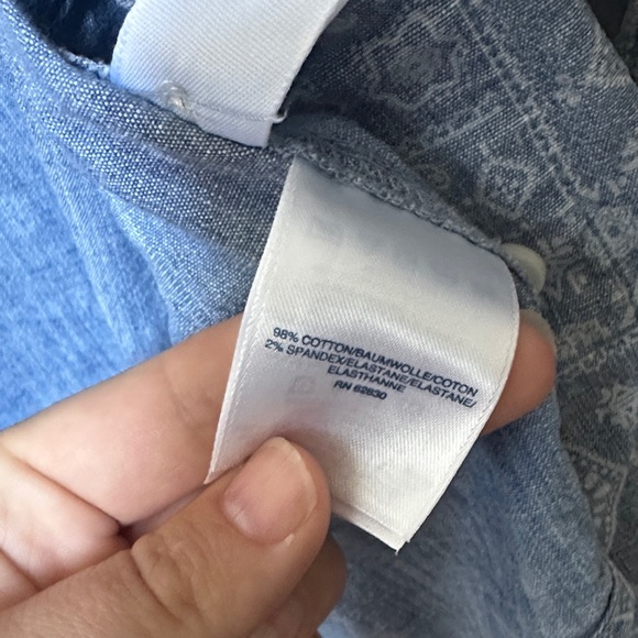 EUC Lands' End denim paisley button down size medium - Picture 3 of 5